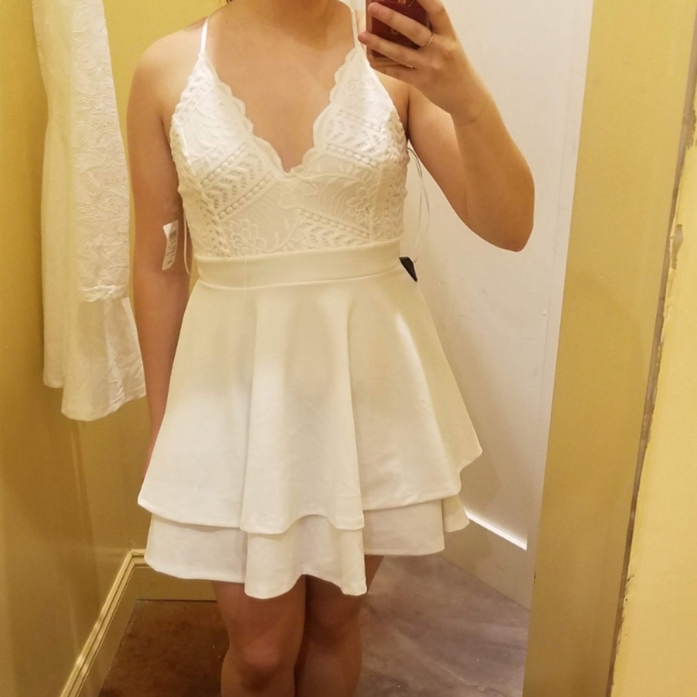 White Windsor Dress Ruffle Lace Size L